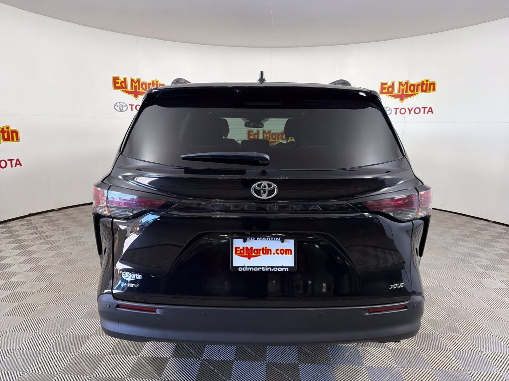 2026 Toyota Sienna XLE 8 Passenger