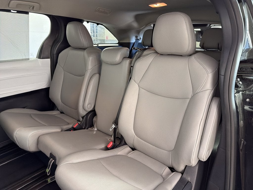 2026 Toyota Sienna XLE 8 Passenger