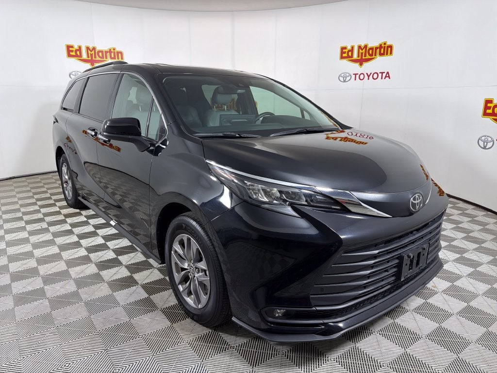 2026 Toyota Sienna XLE 8 Passenger
