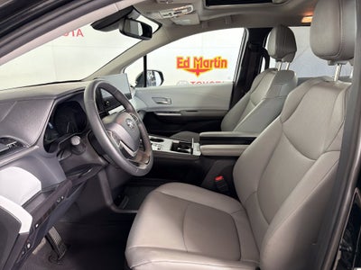 2026 Toyota Sienna XLE 8 Passenger
