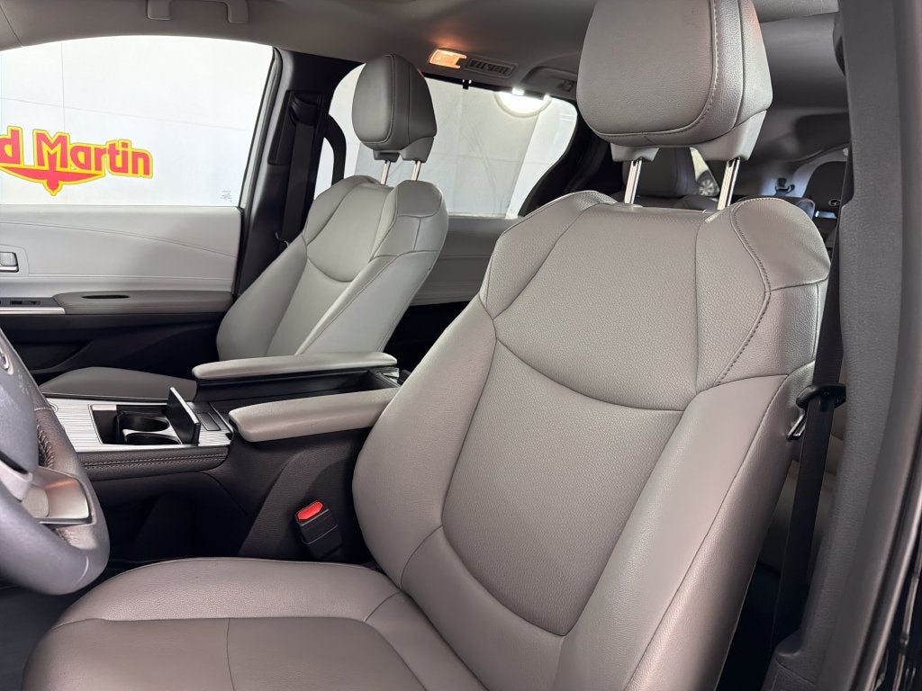 2026 Toyota Sienna XLE 8 Passenger