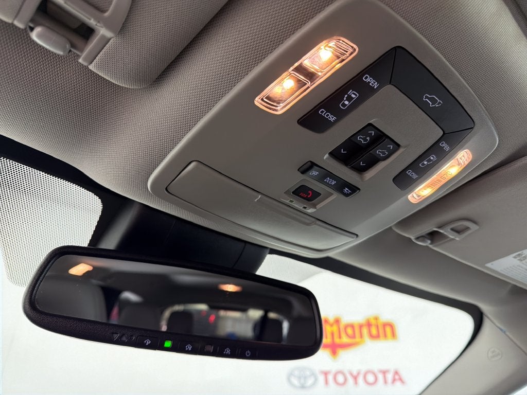 2026 Toyota Sienna XLE 8 Passenger