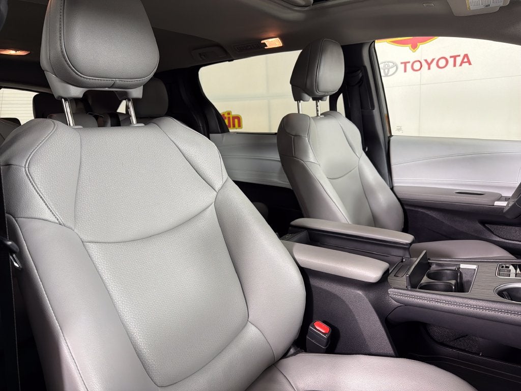 2026 Toyota Sienna XLE 8 Passenger