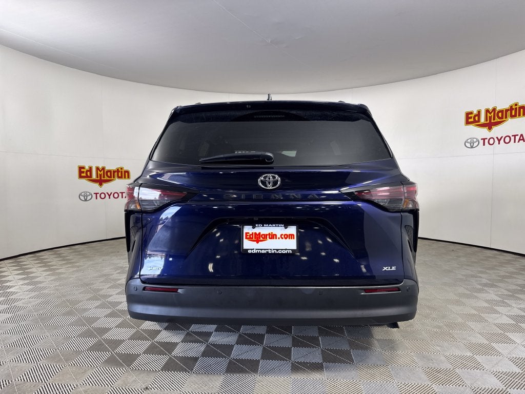 2026 Toyota Sienna XLE 8 Passenger