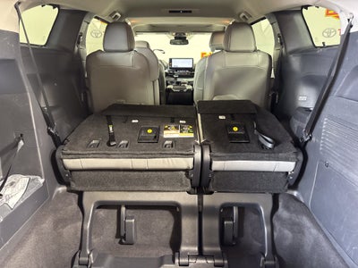 2026 Toyota Sienna XLE 8 Passenger