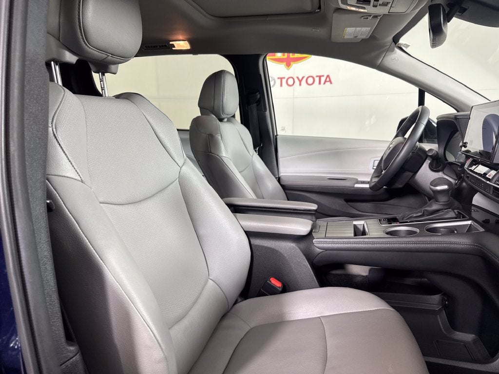 2026 Toyota Sienna XLE 8 Passenger