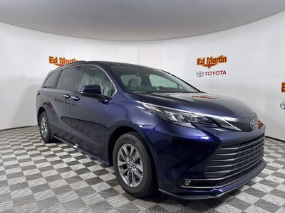 2026 Toyota Sienna XLE 8 Passenger