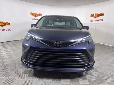 2026 Toyota Sienna XLE 8 Passenger