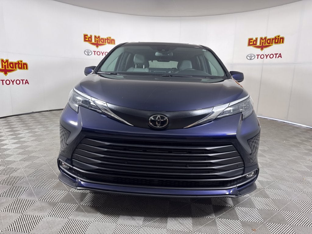 2026 Toyota Sienna XLE 8 Passenger