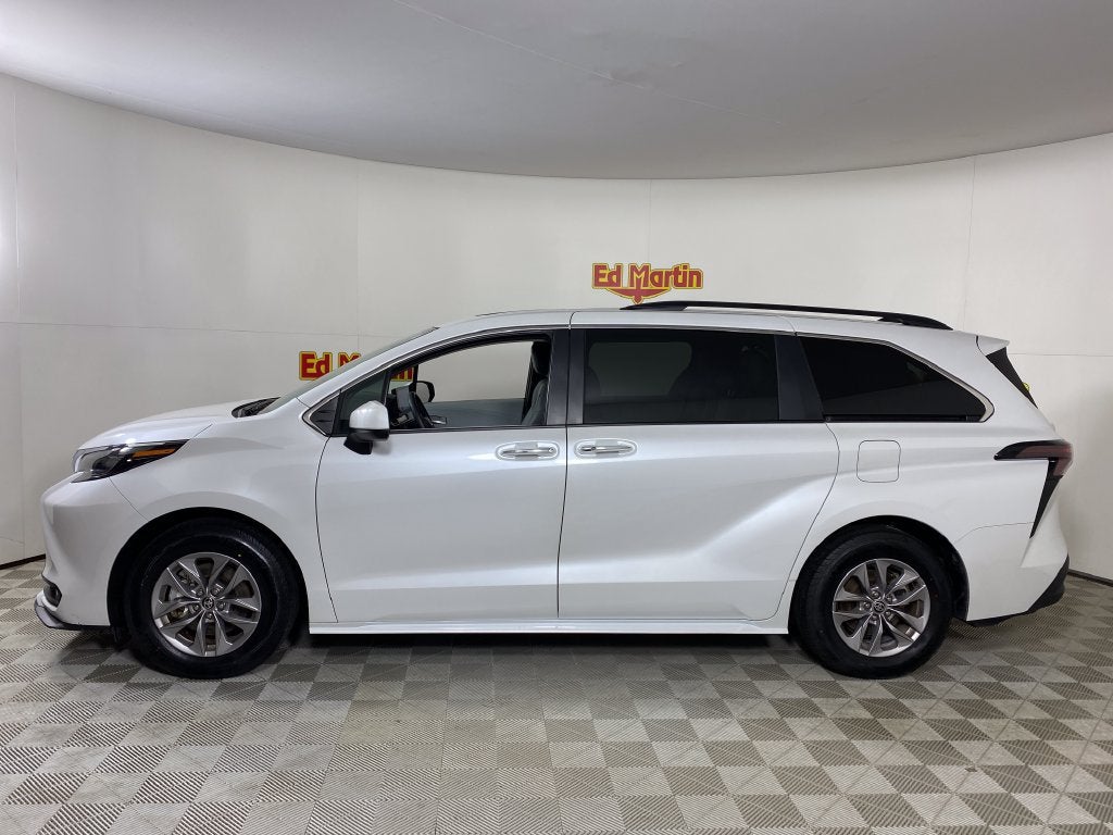 2026 Toyota Sienna XLE 8 Passenger