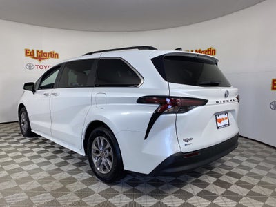 2026 Toyota Sienna XLE 8 Passenger