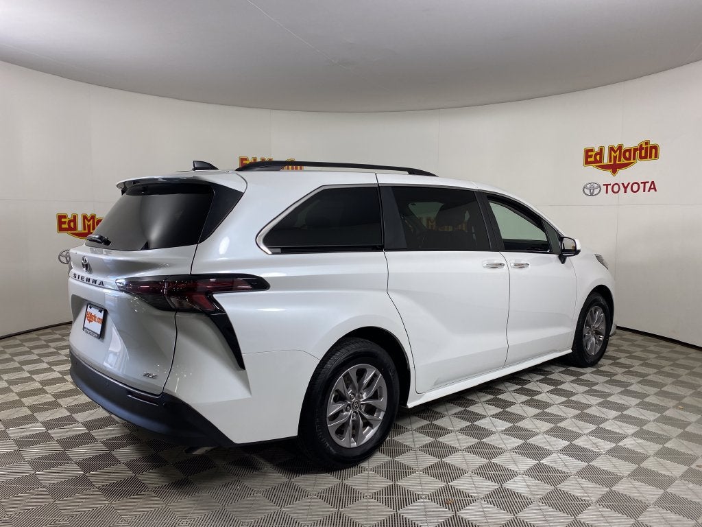 2026 Toyota Sienna XLE 8 Passenger