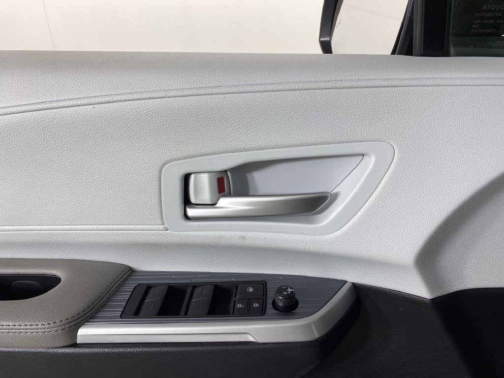 2026 Toyota Sienna XLE 8 Passenger