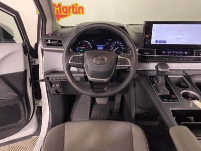 2026 Toyota Sienna XLE 8 Passenger