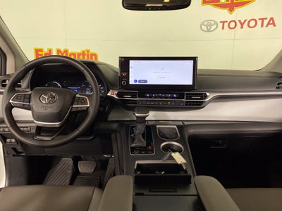 2026 Toyota Sienna XLE 8 Passenger