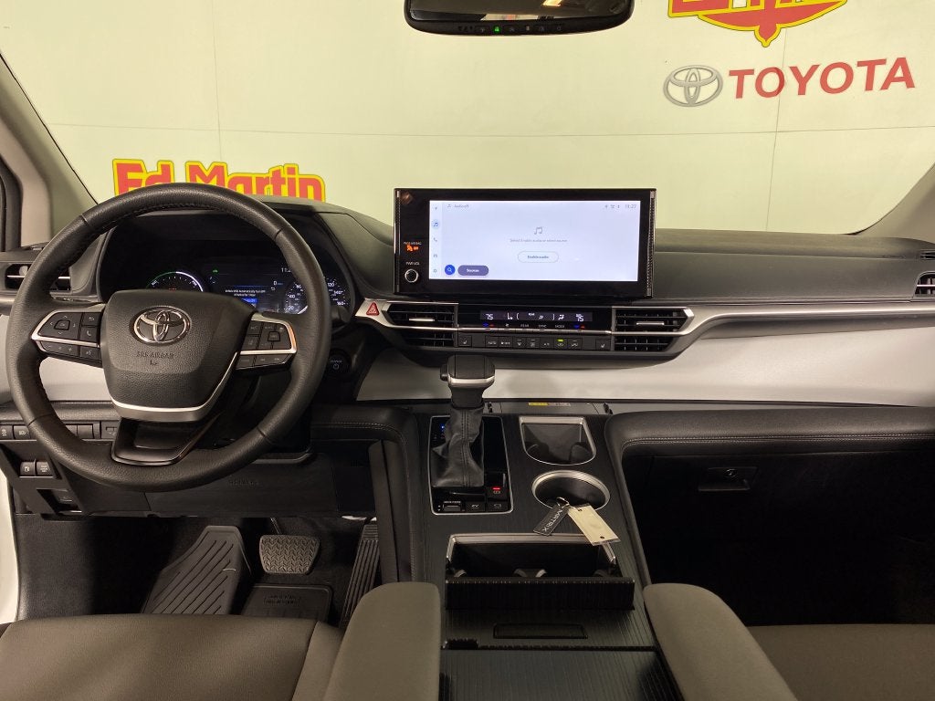 2026 Toyota Sienna XLE 8 Passenger