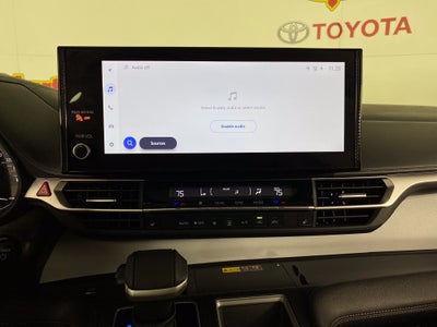 2026 Toyota Sienna XLE 8 Passenger