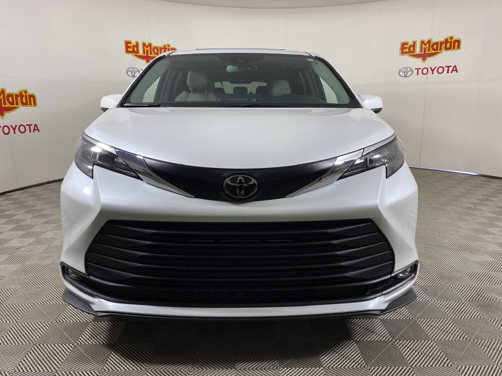 2026 Toyota Sienna XLE 8 Passenger