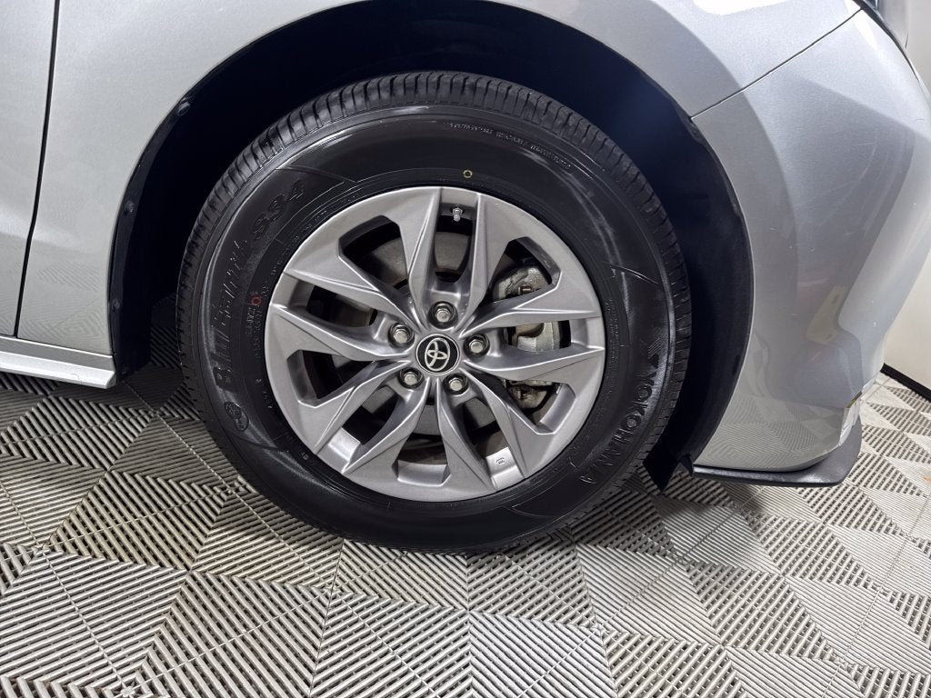 2023 Toyota Sienna XLE 7 Passenger