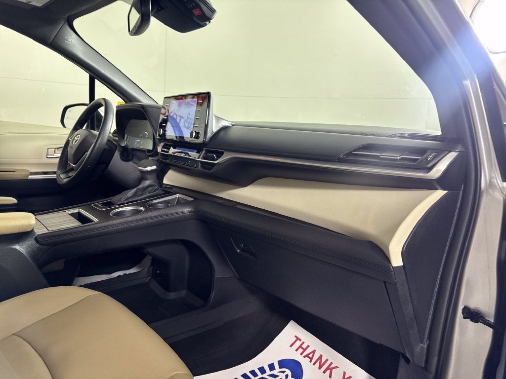 2023 Toyota Sienna XLE 7 Passenger