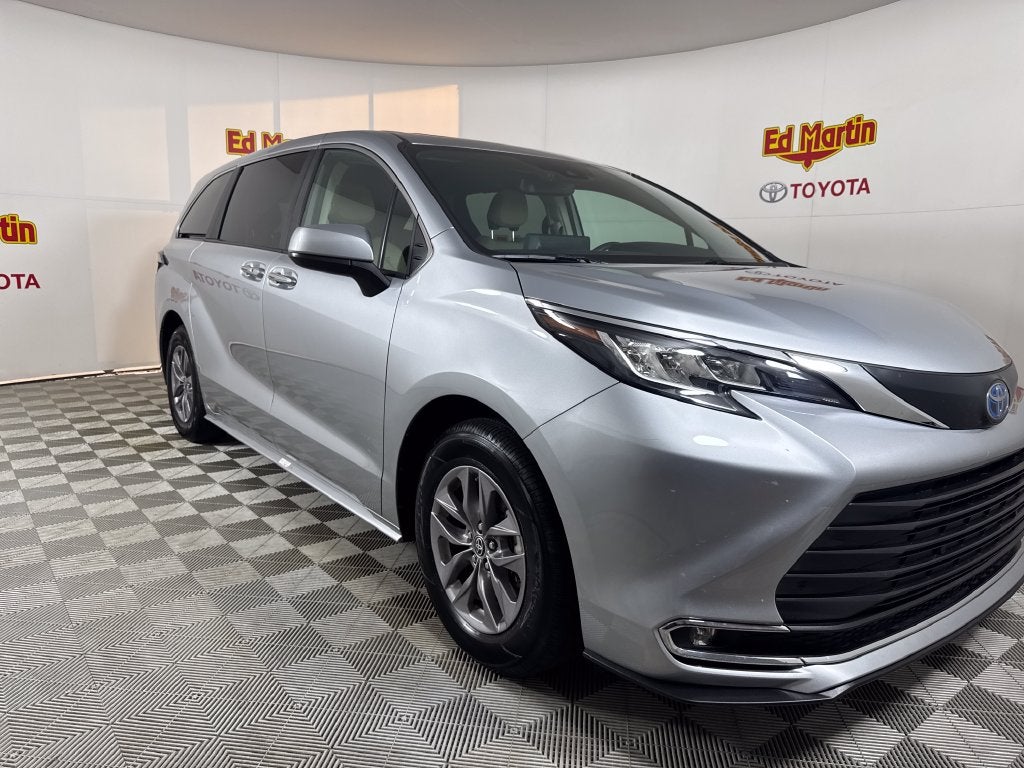 2023 Toyota Sienna XLE 7 Passenger