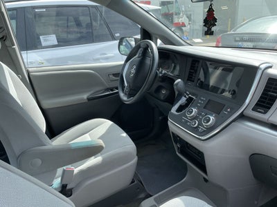 2015 Toyota Sienna L