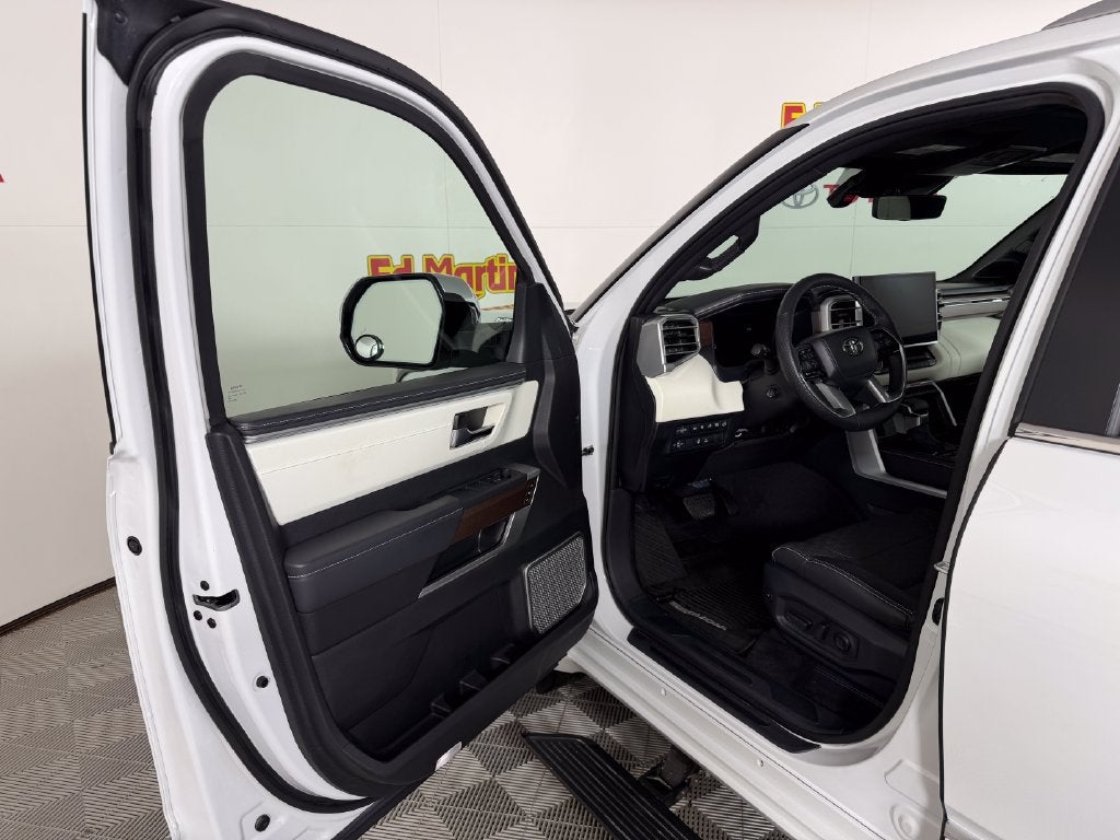 2025 Toyota Sequoia Capstone