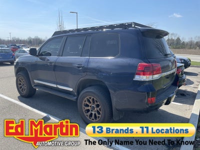 2017 Toyota Land Cruiser Base