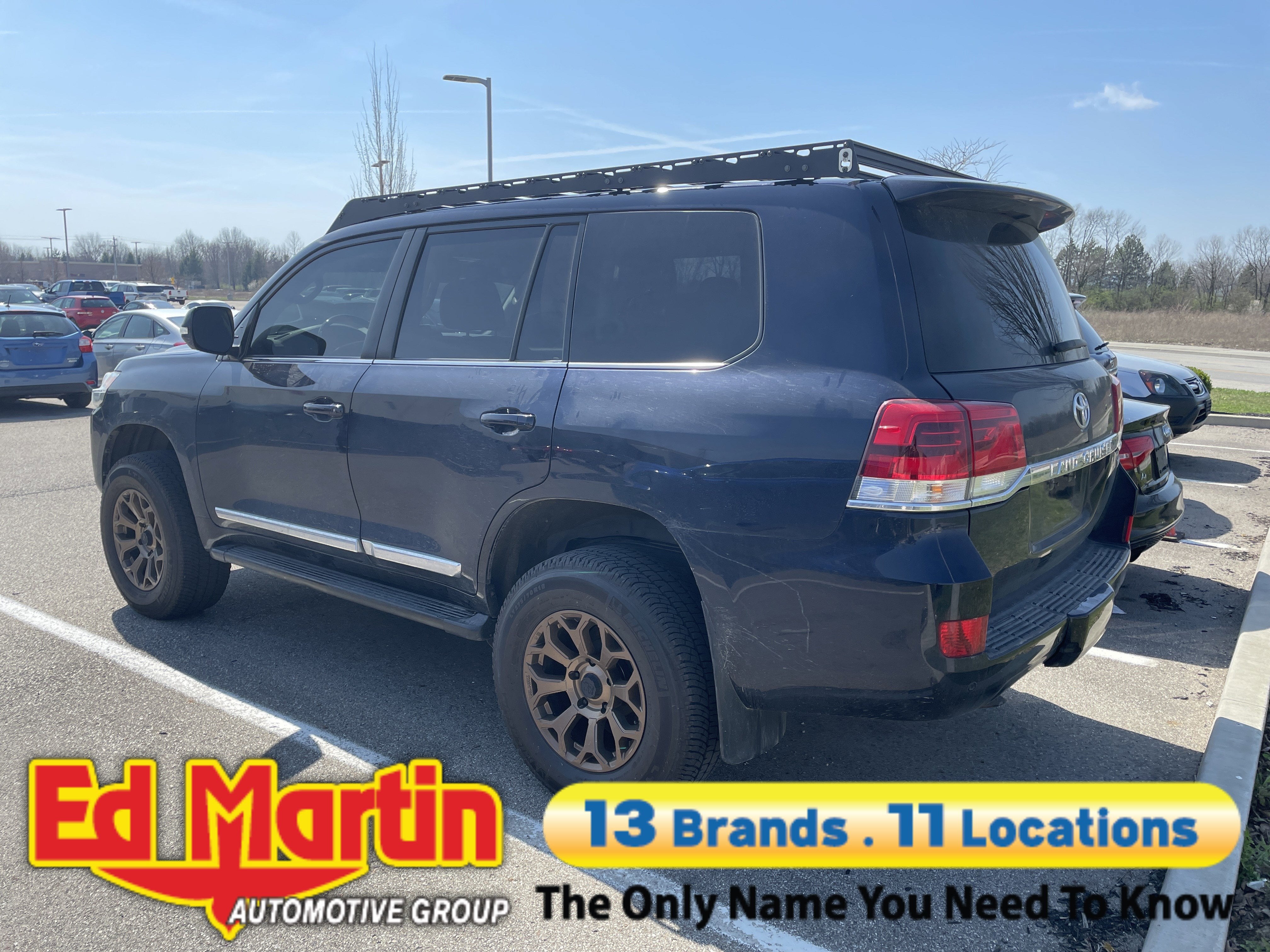 2017 Toyota Land Cruiser Base