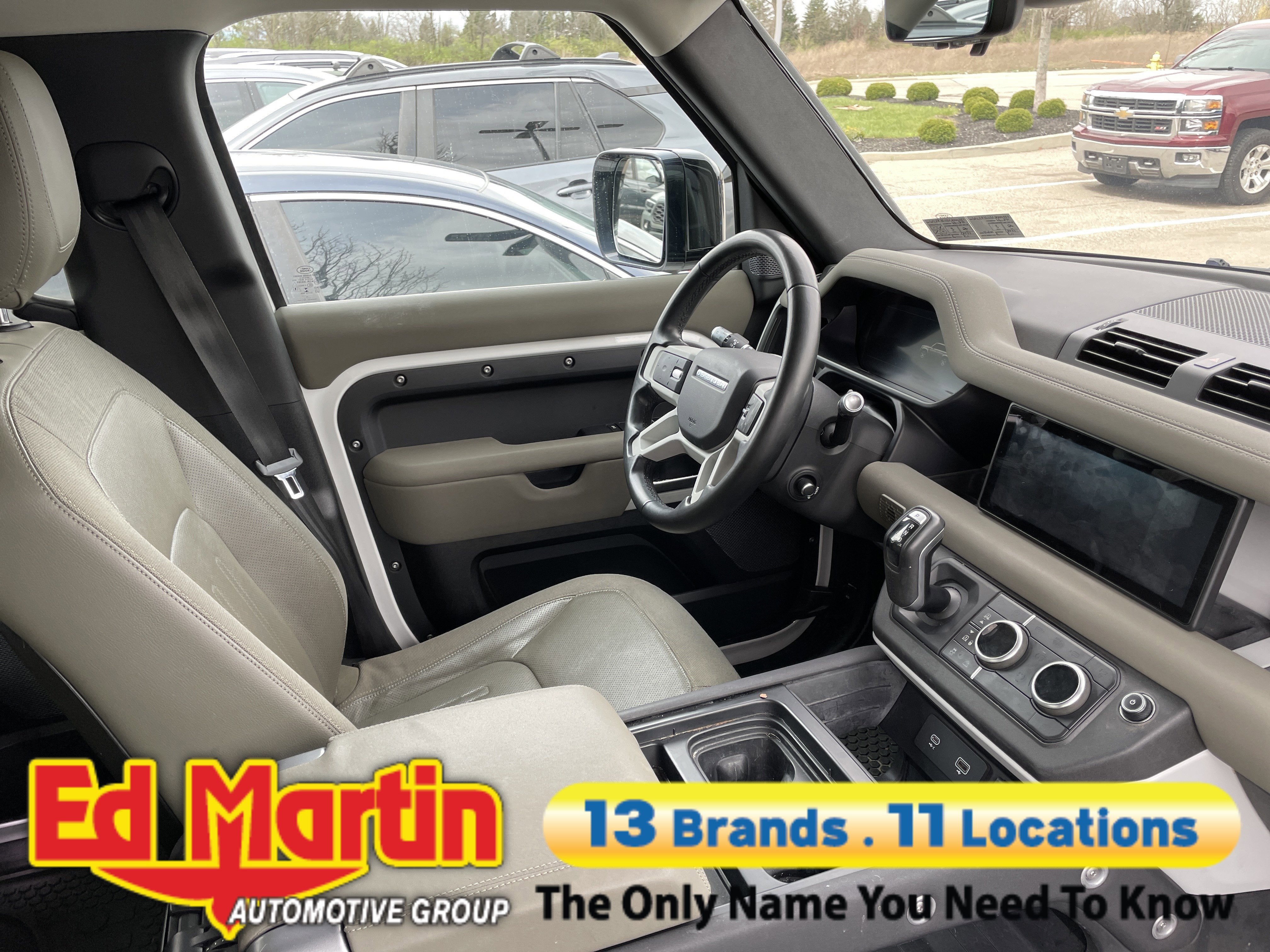 2020 Land Rover Defender SE